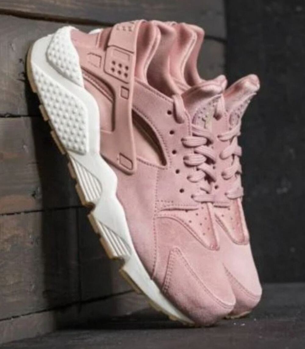 Nike Air Haurache Run in Particle Pink Suede Sneaker Sz 8